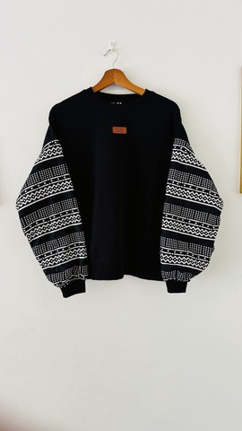 Sweat à capuche Noir col V - sweat détail bogolan - pull tissu africain - gris