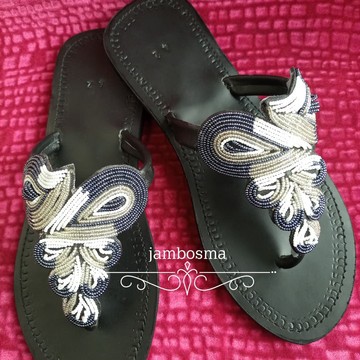 Sandales pour femmes africaines, sandales Massaï, sandales d'été, sandales en cuir perlé, chaussures pour femmes