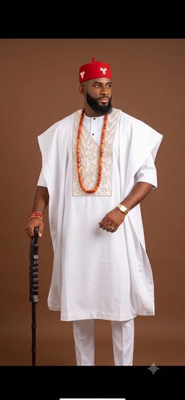Agbada blanc royal brodé