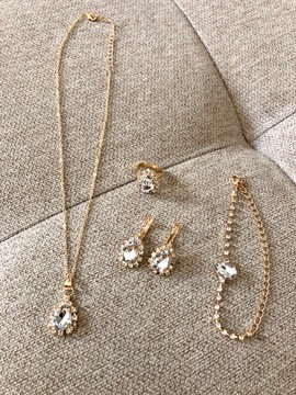 Ensemble collier boucles d'oreilles bracelet bague