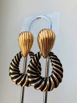 Beautiful pair of twisted ethnic earrings