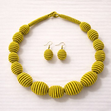 SAFARA – Parure artisanale en fil de soie | Bijoux du Sénégal