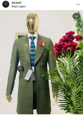 Un costume gris élégant. Best-seller