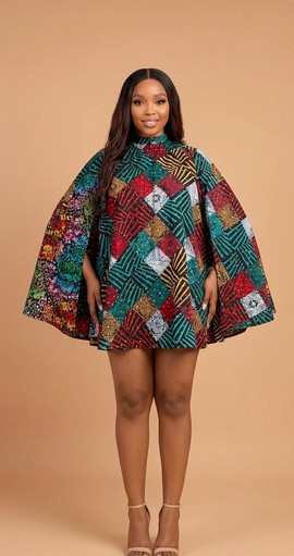 Robe courte évasée africaine en Ankara – Robe multicolore à manches longues au style affirmé pour femmes