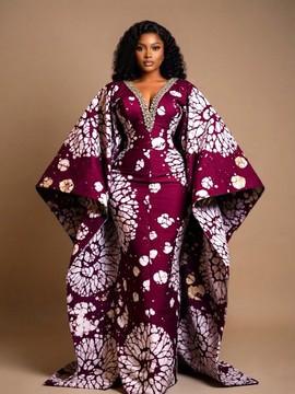 Robe tie-dye Adire bordeaux et blanche avec manches cape drapées