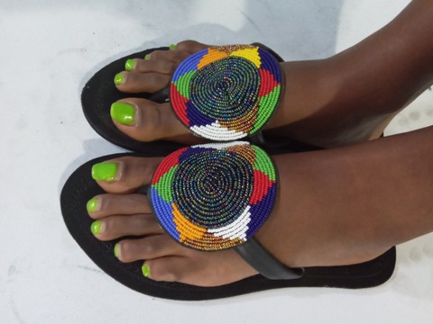 Sandales maasaï femmes africaines / 2021 / newstock / cuir / sandales plates