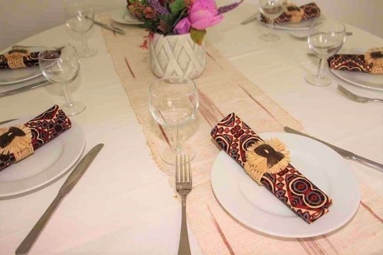Chemin de table Faso blanc - marron