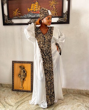 Robe longue ornée de femme royale africaine AVEC Turban| Mariages/Occasions/Ventes du Black Friday