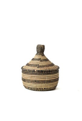 Panier de rangement avec couvercle