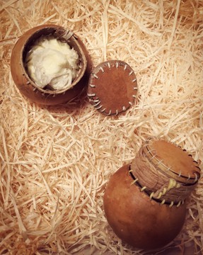 Raw shea butter from Ivory Coast containing Calabashes 50g