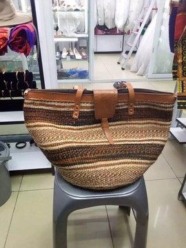Sisal Handwoven tote bag with zipper and lining
