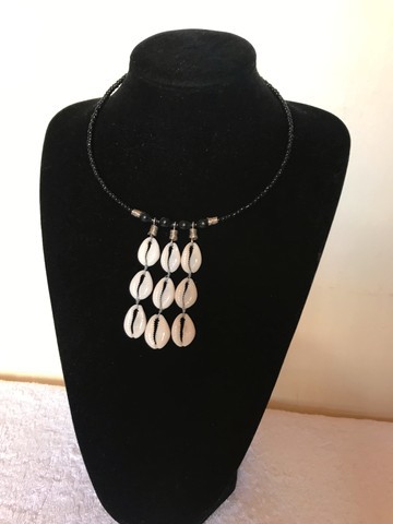 Collier coquillage cauri / collier tribal / bijoux africains / cadeau pour elle