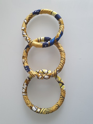 Lot of 3 bracelets in wax
