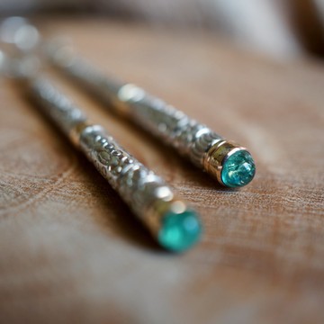 Emerald Dangling VANGO Earrings