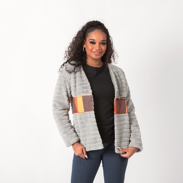 Veste fausse fourrure avec une touche de Kente