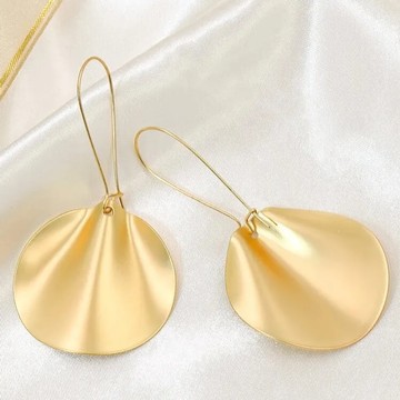 Earrings / African gold earing