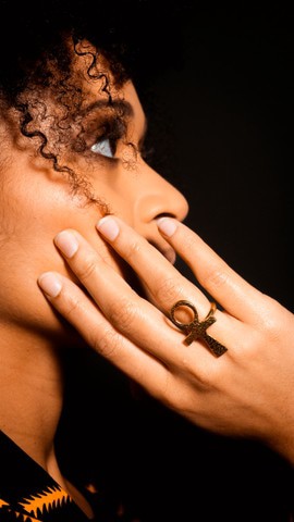 Magnifique bague en bronze « Mini Ankh »