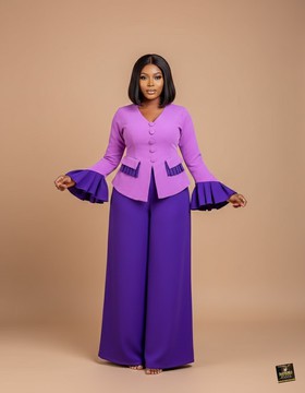Ensemble deux pièces lavande et violet royal avec pantalon et manches évasées