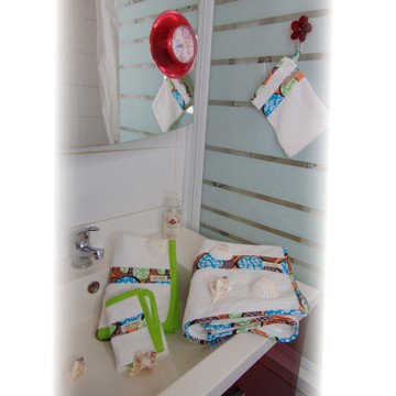 Lot de serviettes et un gant de toilette "Waka" éponge blanche Fait main