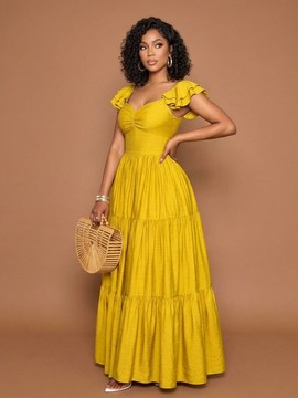 Robe longue à étages, à manches courtes volantées et à longueur ras du sol