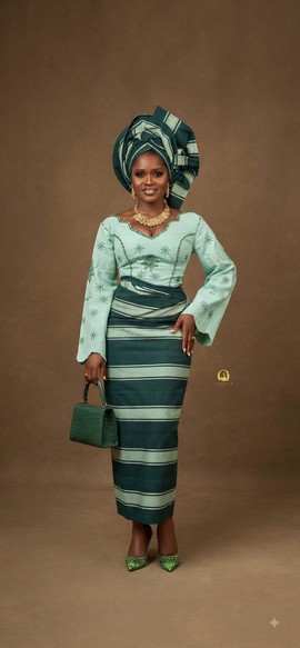 Tenue en aso oke à rayures vert menthe et vert foncé