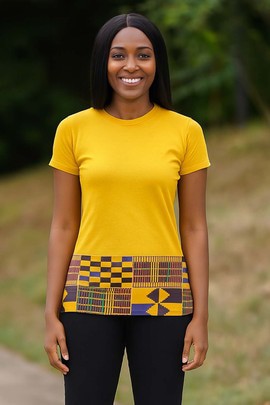 T-shirt africain en Kente mélangé pour femme – Un style ancré dans la tradition