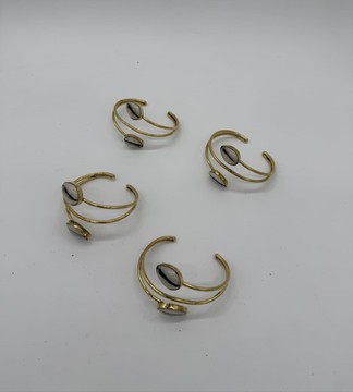 Bracelet manchette à 10 cauris, bracelet africain en laiton fait main, bracelet ouvert réglable