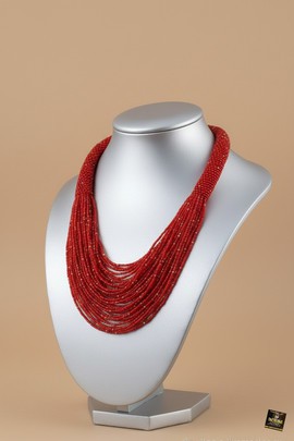 Collier imposant à plusieurs rangs de perles en cascade cramoisie