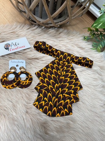 Beautiful crawax set and earrings