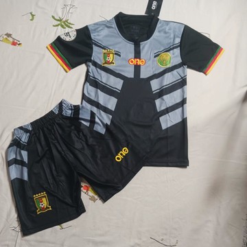 Ensemble maillot et Short Football Cameroun enfant 3 à 10 ans