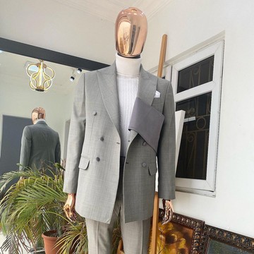 Un costume « Oranmiyan » rechargé en gris sidéral !