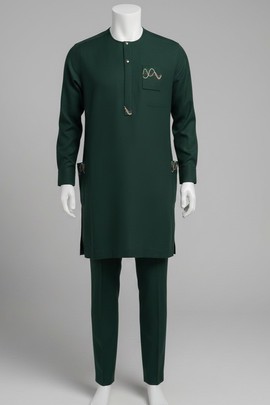 Tunique traditionnelle verte et élégante