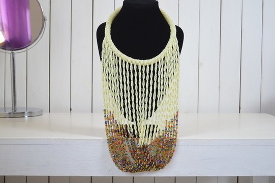 Collier infini de perles africaines | Pièce de cou tribal au design torsadé | Cadeau pour elle