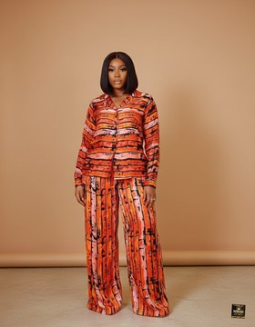 Ensemble deux pièces avec chemise boutonnée et pantalon large