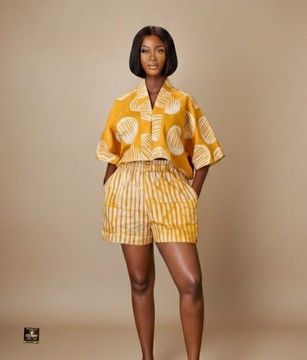 Ensemble deux pièces kimono et short dorés