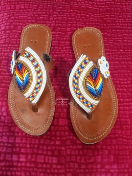 Sandales pour femmes africaines, sandales Massaï, sandales d'été, sandales en cuir perlé, chaussures pour femmes