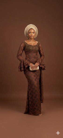 Élégante robe en dentelle marron chocolat