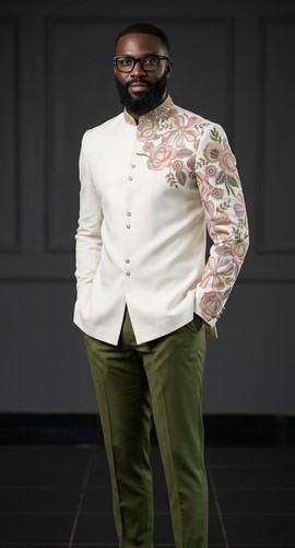 Costume brodé
