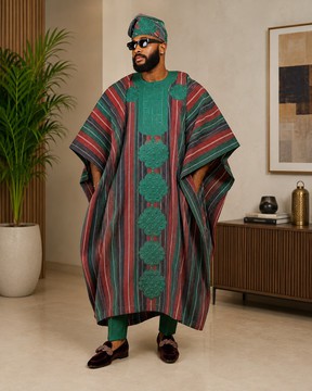 Ensemble Agbada Aso Oke rayé multicolore pour homme – Robe brodée avec bonnet et pantalon