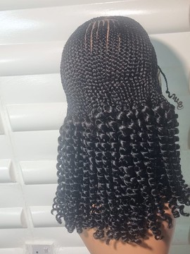Perruque tressée à pointes bouclées, avec closure