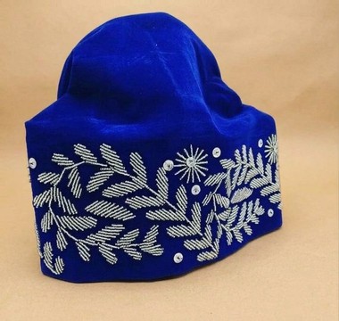 Bonnet traditionnel en velours bleu royal pour homme, orné de perles africaines