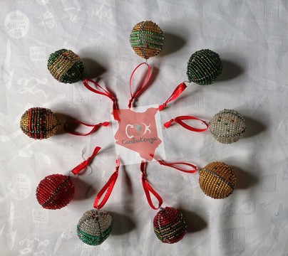 5 ornements de boules suspendues de sapin de Noël perlé, décorations de Noël africaines faites à la main
