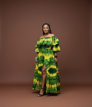 Robe longue vert vif à épaules dénudées