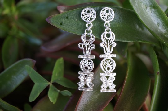 ALOALO stud earrings