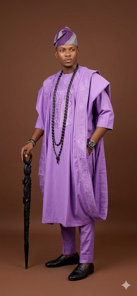 Ensemble traditionnel Agbada raffiné couleur lilas