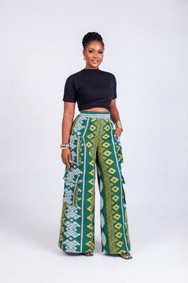 Green Geometric Print High-Waisted Cargo Pants with Matching Top