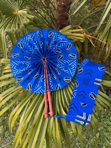 Wax and leather fan in its pouch