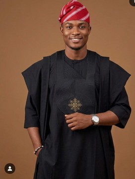 Black Dashiki with Gold Embroidered Detail &amp; Red Head Wrap
