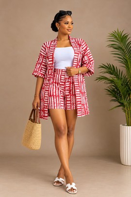 Ensemble deux pièces Adire rouge et blanc pour femme, composé d’un short et d’une veste kimono ouverte