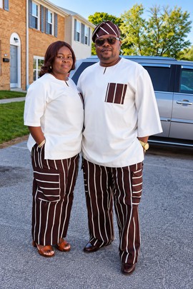 Tenue assortie de luxe pour couple en Aso Oke